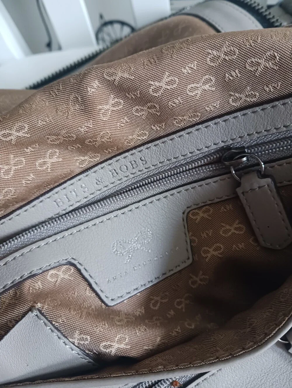 Anya Hindmarch Bits & Bobs Maxi Zip Hobo Shoulder/ Crossbody Bag